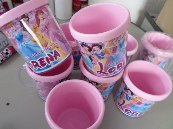 Caneca Personalizada Princesas