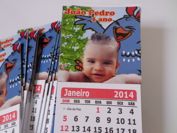 Imã calendário galinha pintadinha