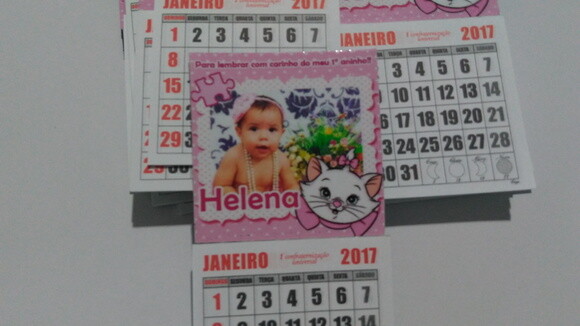 Imã com calendario gata marie