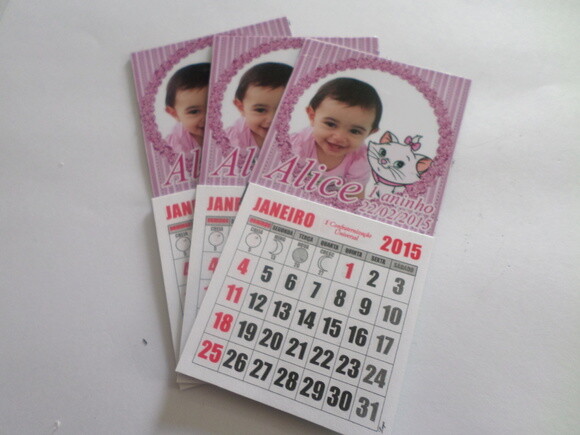 Imã com calendario gata marie