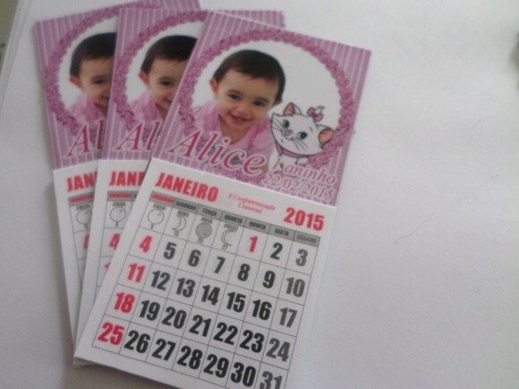 Imã com calendario gata marie