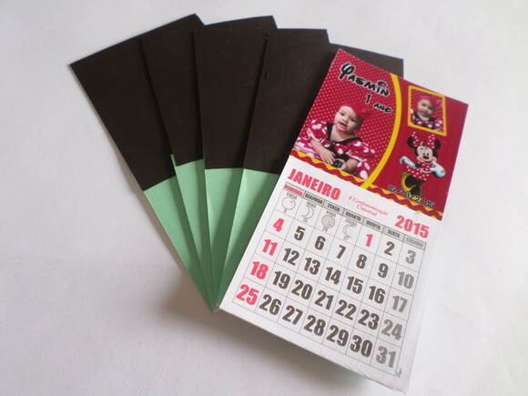 imã minie vermelha com calendario