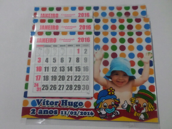 Ímãs patati patata com calendario