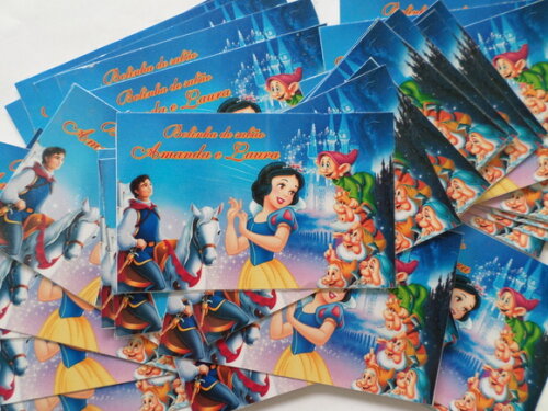 Bolinha de sabão branca de neve