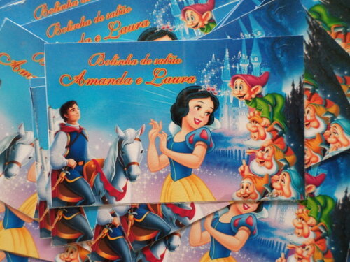Bolinha de sabão branca de neve