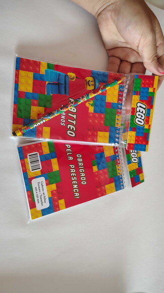 Caderno de Desenho sem Pauta Lego