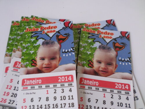 Imã calendário galinha pintadinha