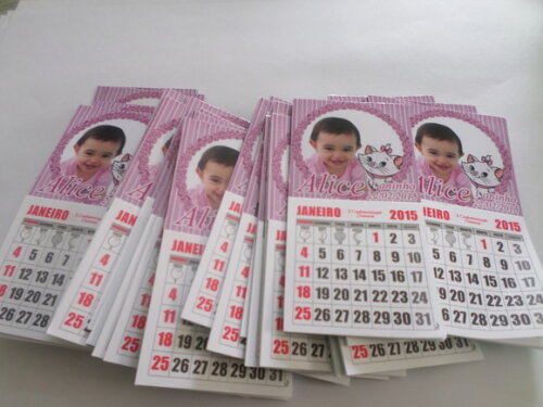 Imã com calendario gata marie