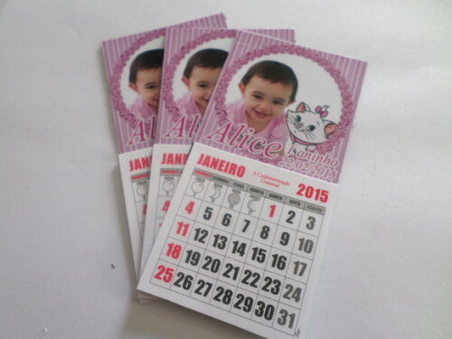 Imã com calendario gata marie