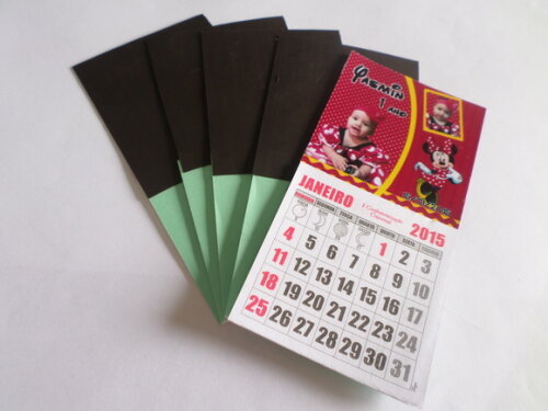 imã minie vermelha com calendario