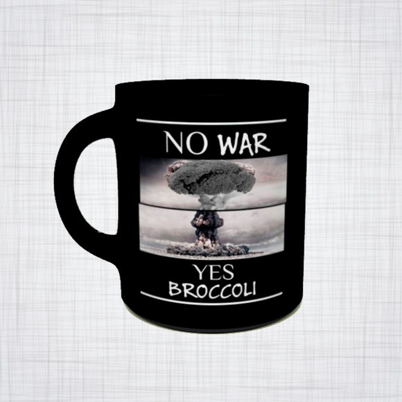 Caneca Porcelana no war yes broccoli nao guerra sim brocolis