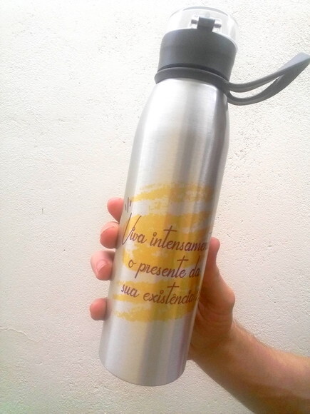 Squeeze Alumínio com Tampa e Alça 650 ml personalizado