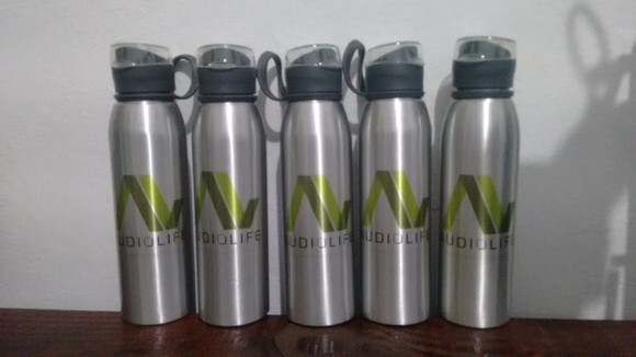 Squeeze Alumínio com Tampa e Alça 650 ml personalizado