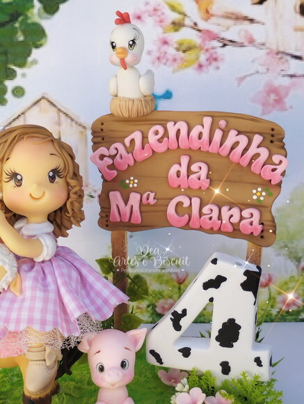 Topo de Bolo Fazendinha Rosa Luxo em Biscuit | Dea Artes e Biscui