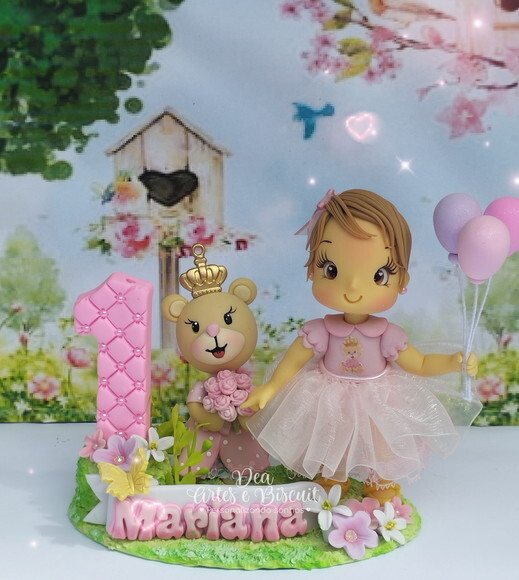 Topo de Bolo Ursa Princesa em Biscuit| Dea Artes e Biscuit