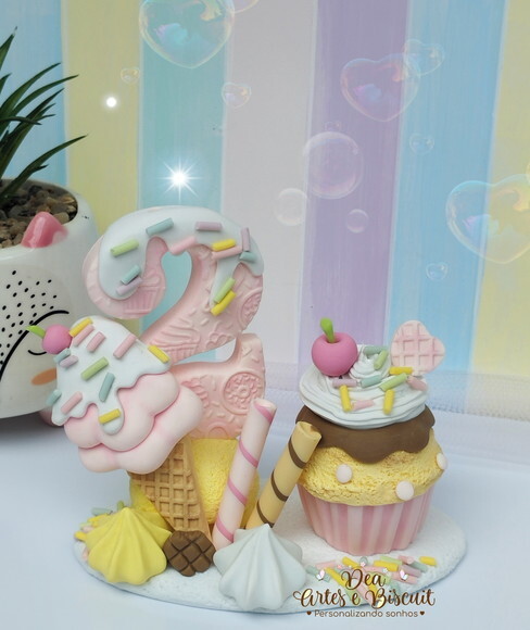 Vela Confeitaria Decorada em Biscuit | Artes e Biscuit