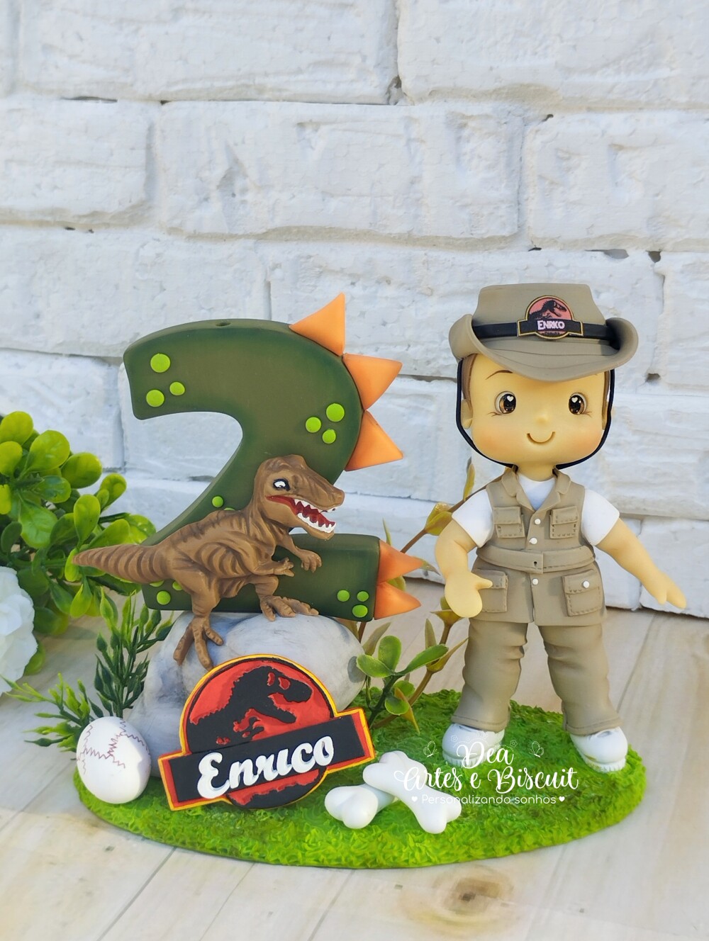 Topo de Bolo Personalizado em Biscuit Tema Dinossauro