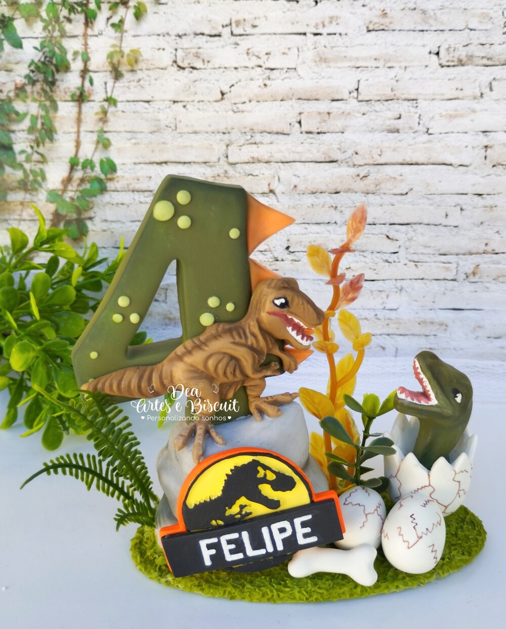 Vela em Biscuit - Tema Dinossauro| Dea Artes e Biscuit