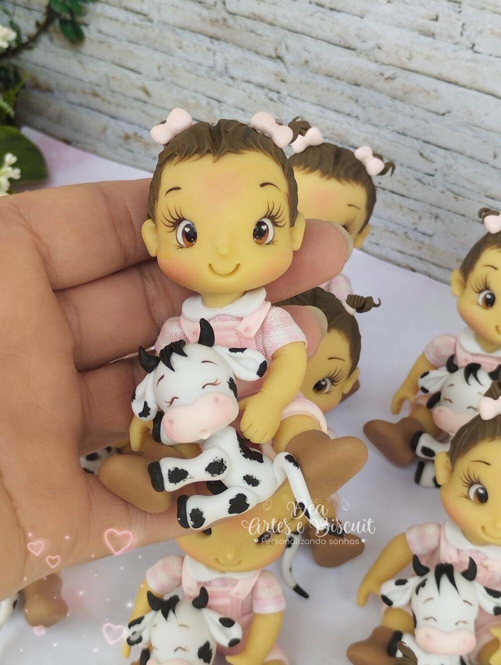 Aplique de Fazendeirinha em Biscuit - Dea Artes e Biscuit