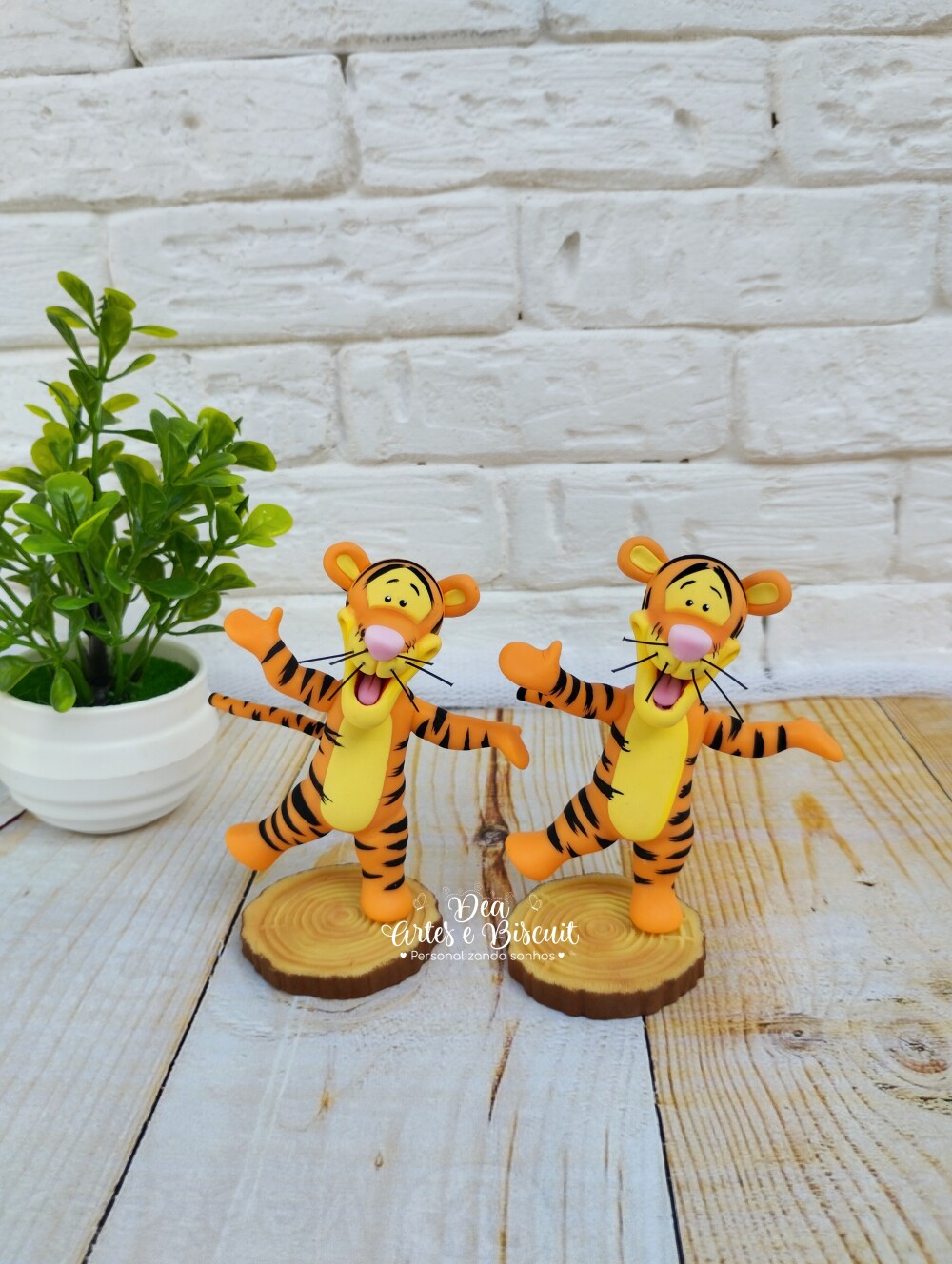 Apliques da Turma Ursinho Pooh em Biscuit - Dea Artes e Biscuit