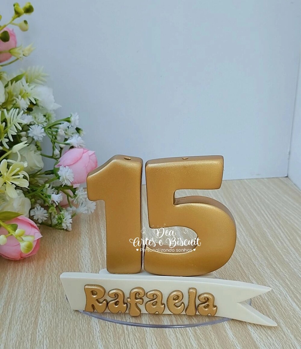 Vela de 15 Anos Minimalista Dourada com Nome -