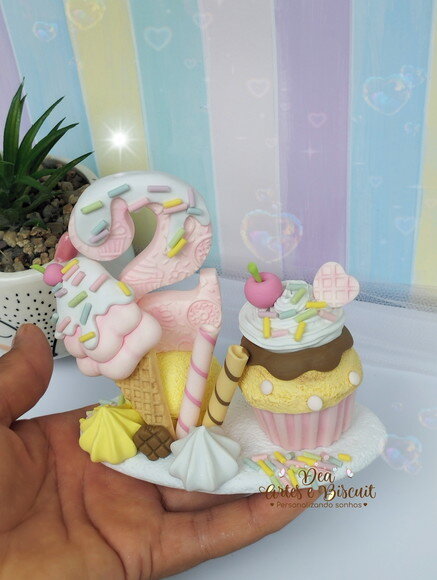 Vela Confeitaria Decorada em Biscuit | Artes e Biscuit