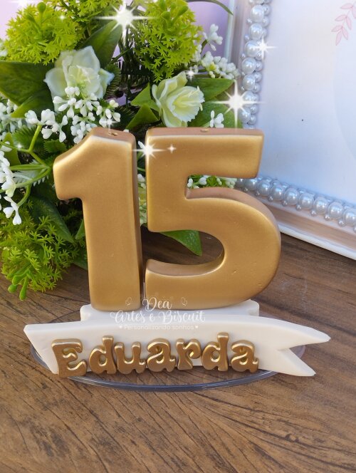 Vela de 15 Anos Minimalista Dourada com Nome