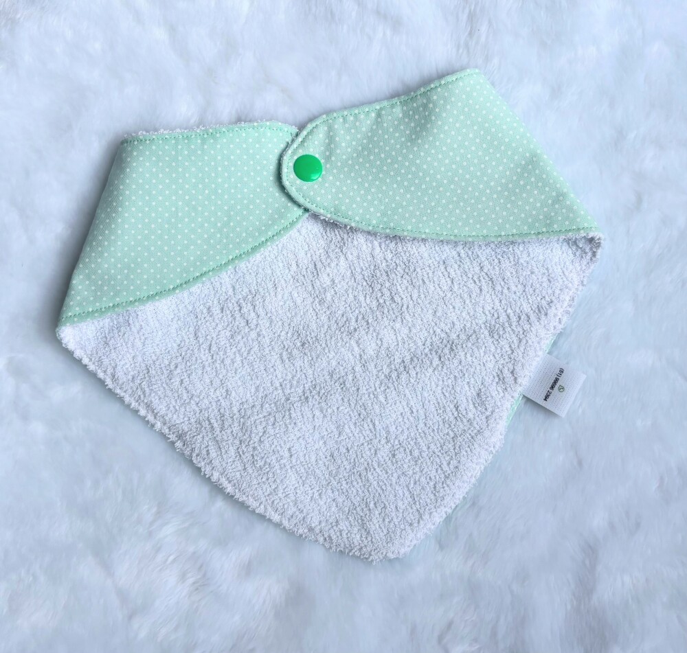Babeiro Bandana e Mordedor Sensorial para bebês
