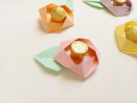 Camélia | Forminha para Doces em Origami