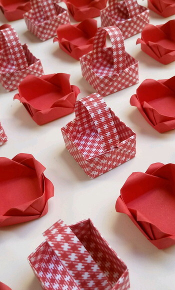 Cestinha Lótus Vermelho | Forminha para Doces em Origami