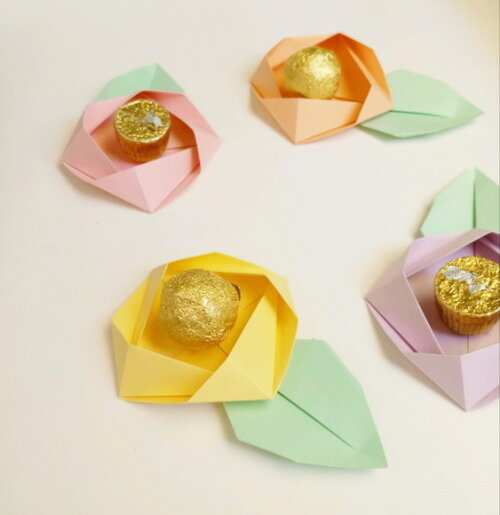 Camélia | Forminha para Doces em Origami