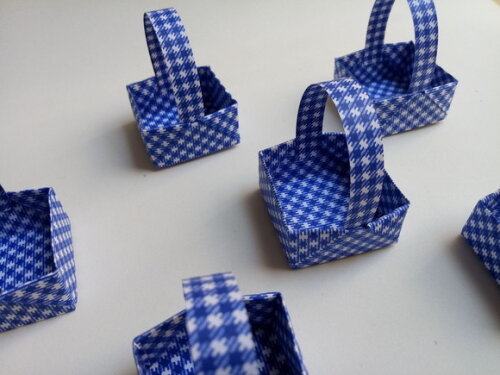 Cestinha Xadrez Azul | Forminha para Doces em Origami