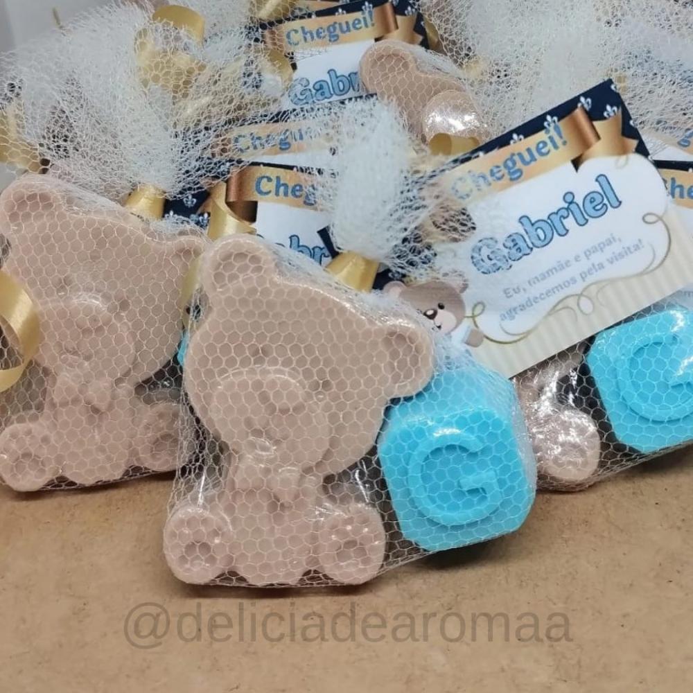 Lembrancinha Sabonete Artesanal Ursinho (a) com 1 letra