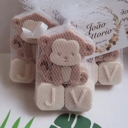 Lembrancinha Sabonete Artesanal Safari Macaco com 2 letras
