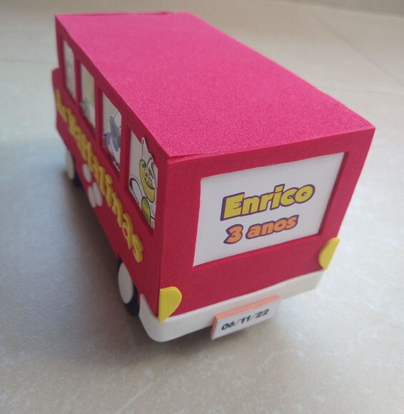 Ônibus as Naftalinas Enfeite de Mesa da Galinha Pintadinha