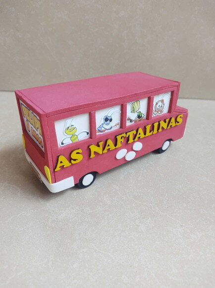 Ônibus as Naftalinas Enfeite de Mesa da Galinha Pintadinha