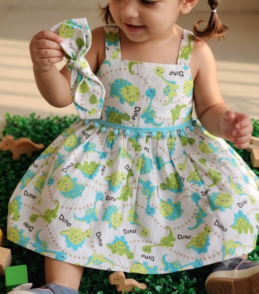Vestido infantil  alça com tiara  estampado  dinossauro
