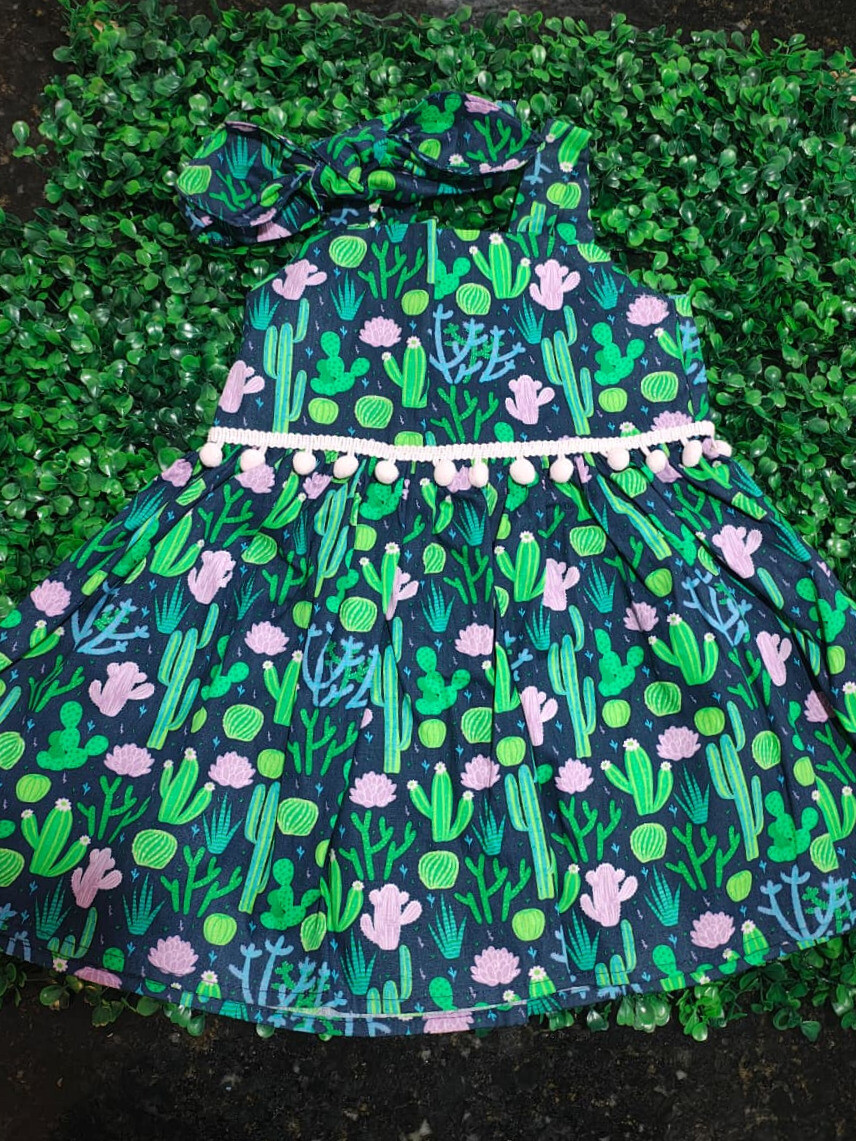 Vestido infantil alça com faixa de cabelo estampado   cacto