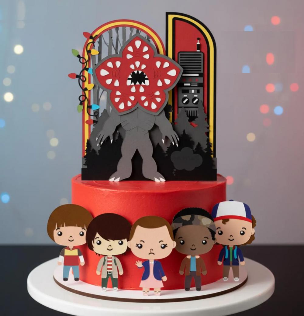 Topo de Bolo Stranger Things 03 Studio/PDF/PNG