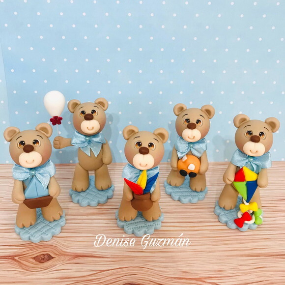 Ursinhos com Brinquedo em Biscuit