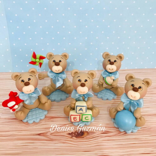 Ursinhos com Brinquedo em Biscuit