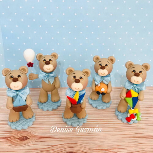 Ursinhos com Brinquedo em Biscuit
