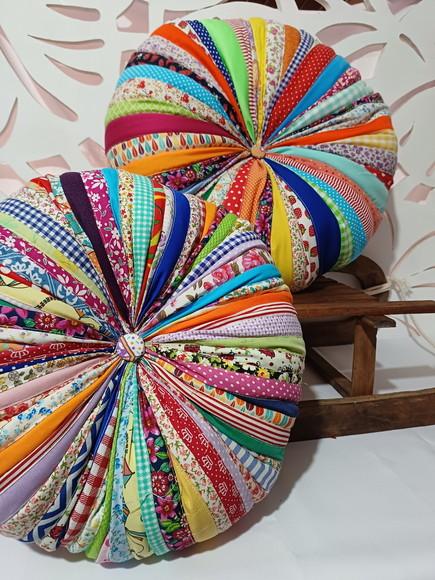 Almofada Redonda em Patchwork