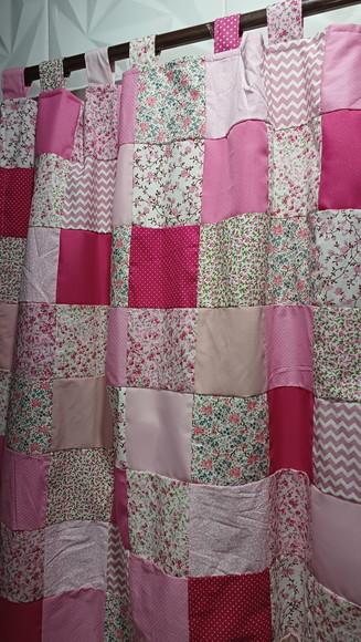 Cortina em Patchwork Rosa