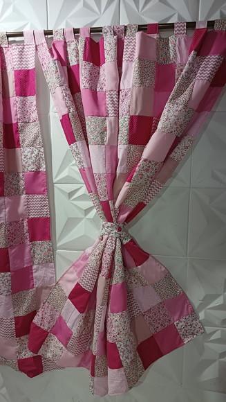 Cortina em Patchwork Rosa