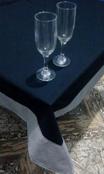 Toalha de Mesa com Barrado