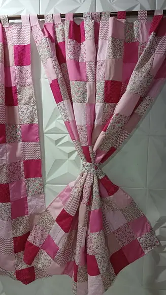 Cortina em Patchwork Rosa