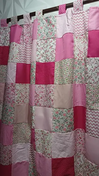 Cortina em Patchwork Rosa
