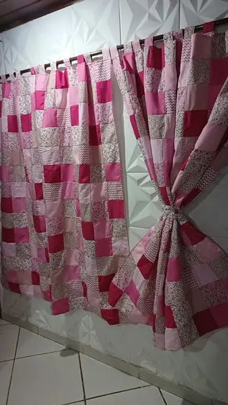 Cortina em Patchwork Rosa