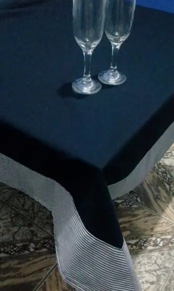Toalha de Mesa com Barrado